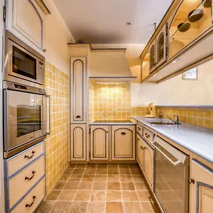 Boulevard Louis Blanc-1 By Interhome Appartamento